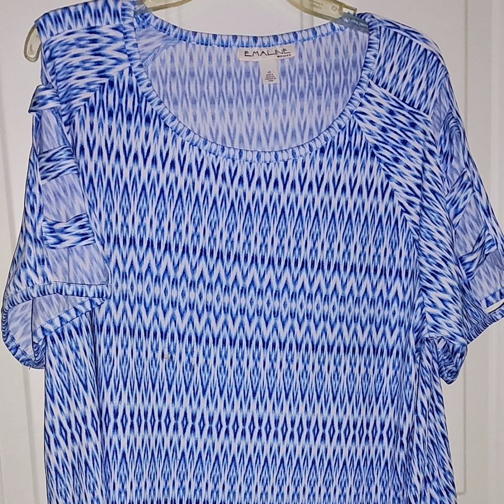 Emaline Woman Blue Patterned Women's Top Size 1X